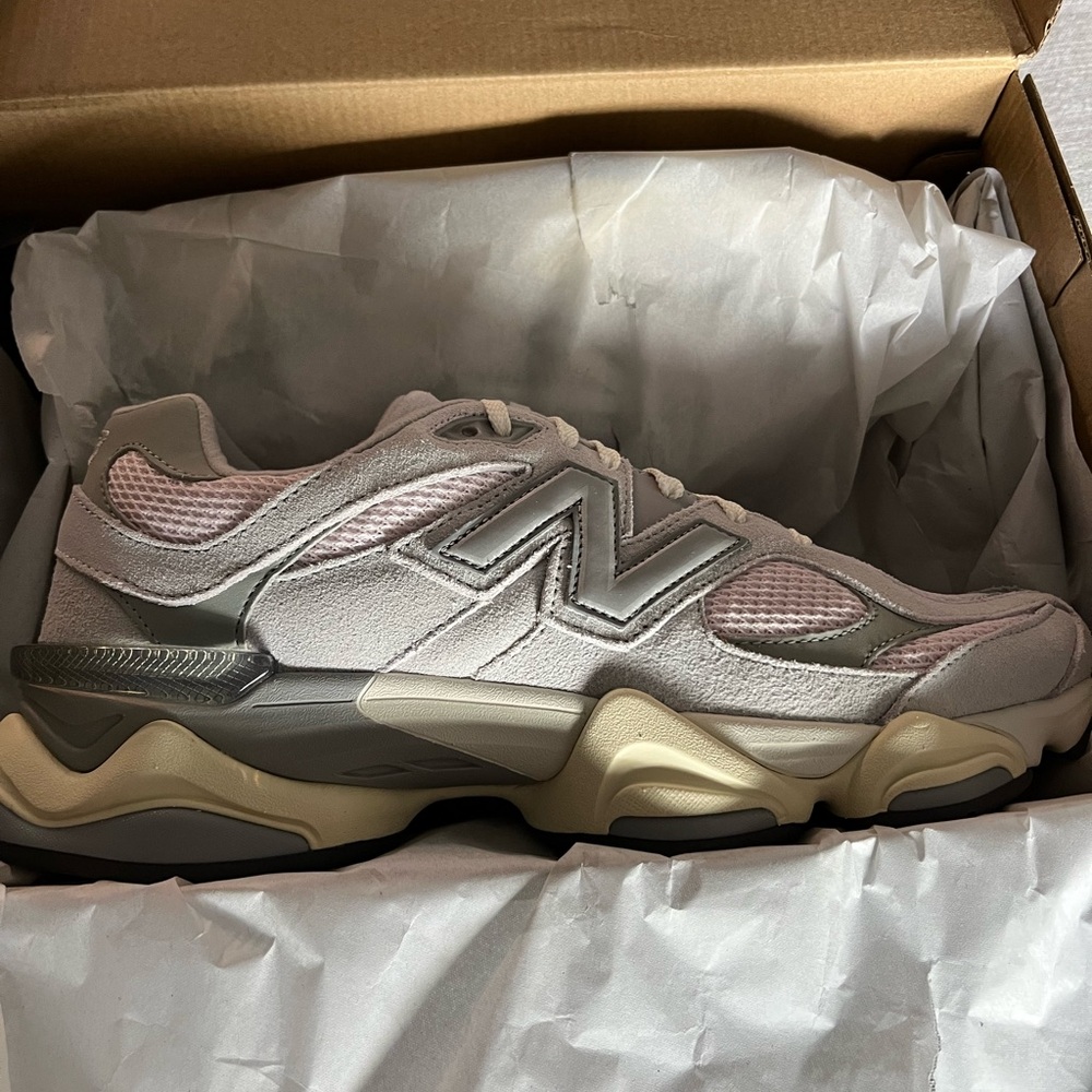 New Balance Women's Sneakers - Cream, gray, lavender